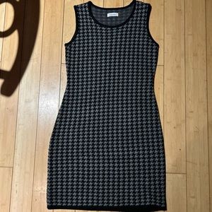 Calvin Klein grey & black patterned knit sleeveless dress
